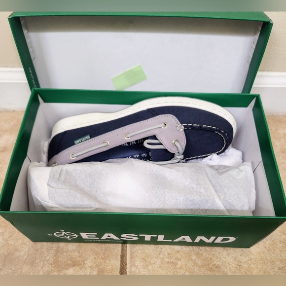 Womens Eastland MLB New York Yankees Boat Shoes Size 9.5 NWT - Picture 4 of 8